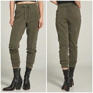 7 Diamonds Womens REV Slim Fit Jogger Pants in Olive Green